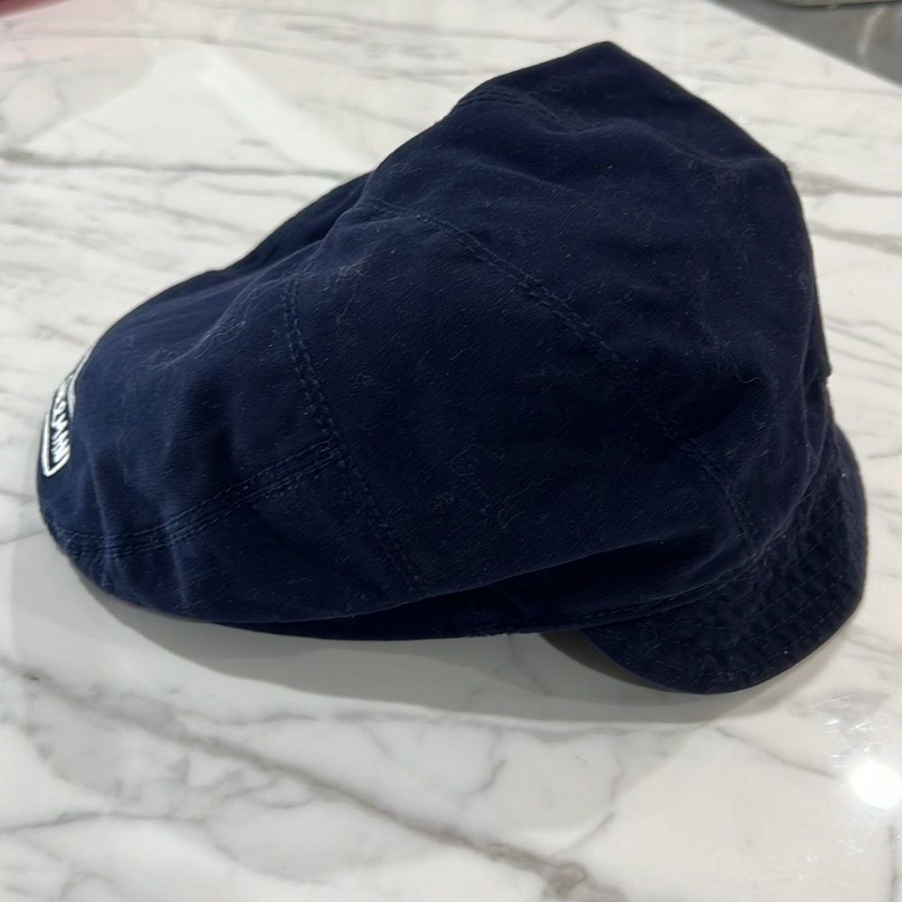 Hat - Picture 4 of 7